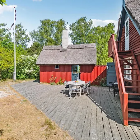 Casa de Férias Cozy In With Kitchen Neksø